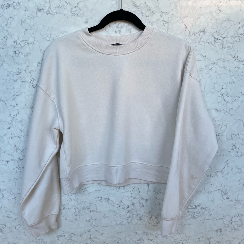 Zara Cropped Cream Sweatshirt